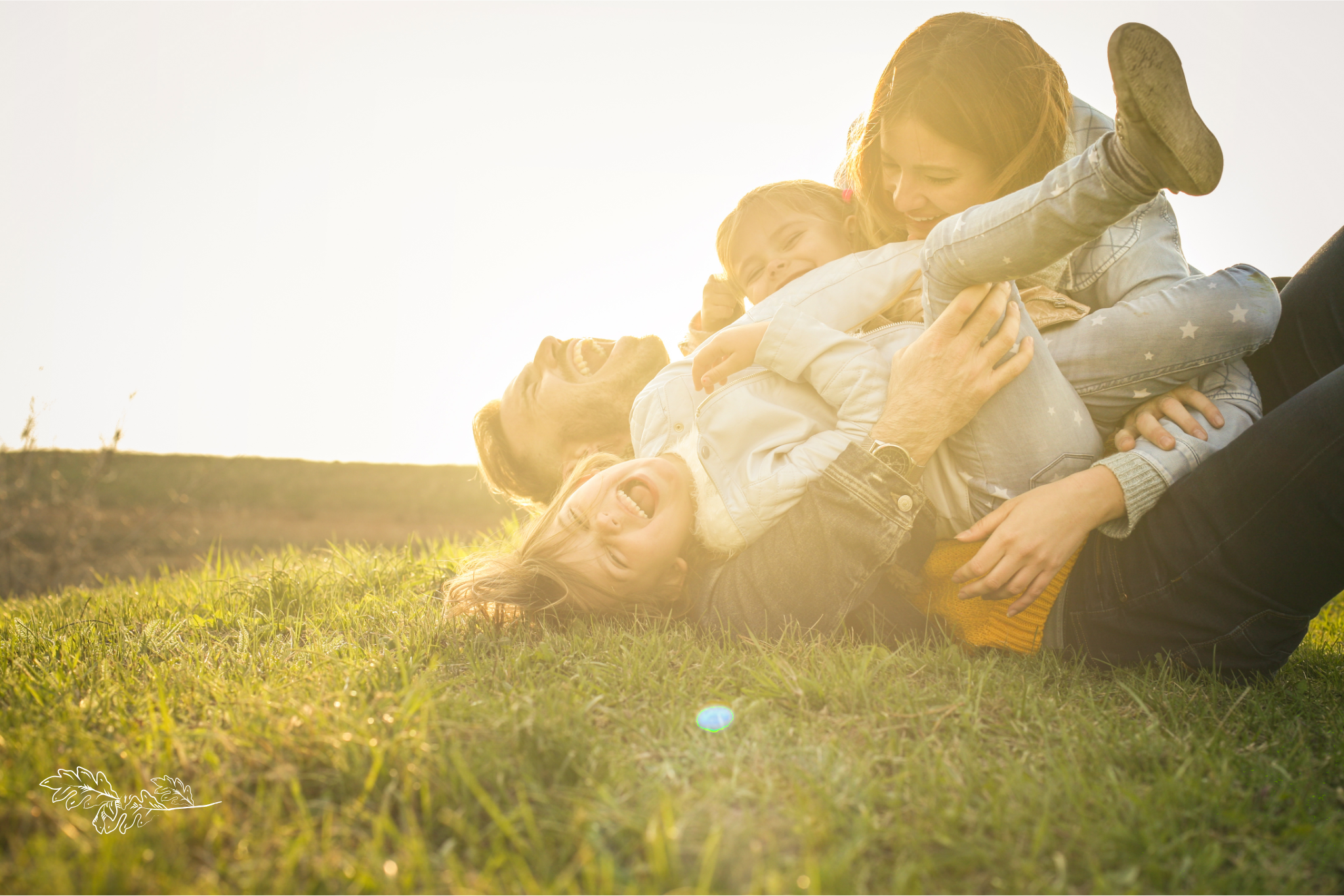 glückliche Familie im Freien
